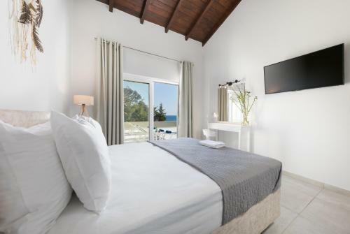 Villa Alonaki Bay