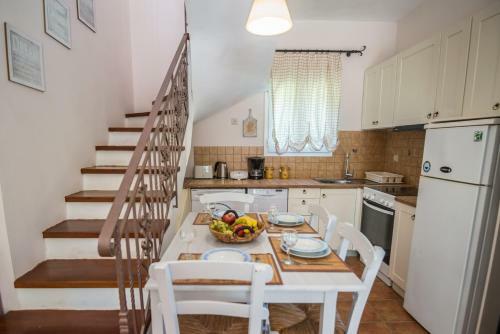 Giasemi-poros Green Village