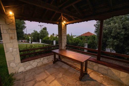Katerina's Garden Mola Kaliva