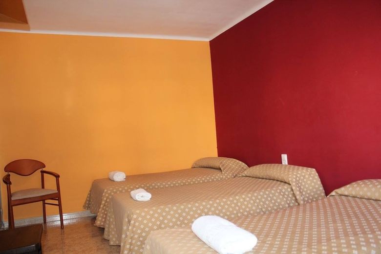 Hostal Isla Cristina Mataro