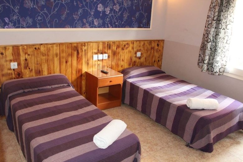 Hostal Isla Cristina Mataro