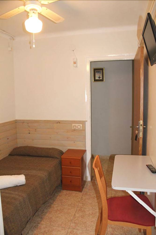 Hostal Isla Cristina Mataro