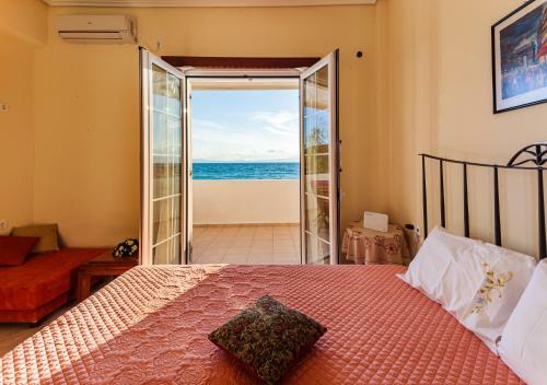 Apartamento On The Beach - Akroyali Family Lodging