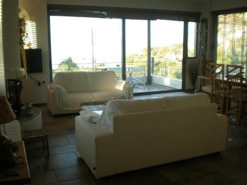Marvelous House By The Sea