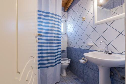 Beautiful Two Bedroom House In Analipsi_spacious Patio