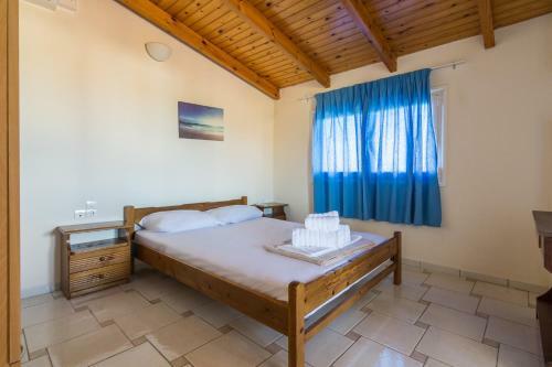 Beautiful Two Bedroom House In Analipsi_spacious Patio