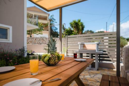 Sole Mare Villa Lakithra