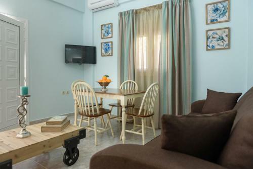 Spyros Apartments With Pool