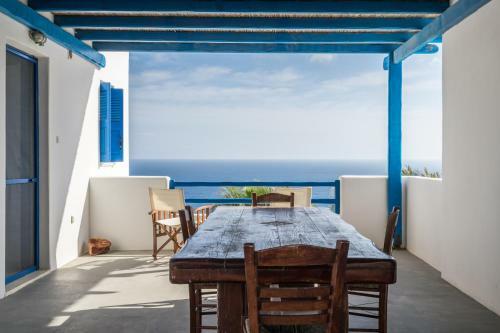 Aigeis-milos Suites