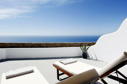 Aigeis-milos Suites