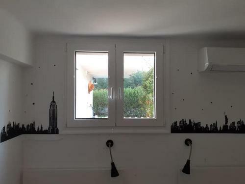 Breezy Summer Maisonette With Exciting View!