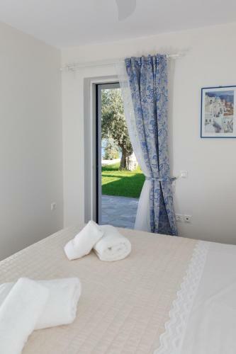 Into The Blue Villa