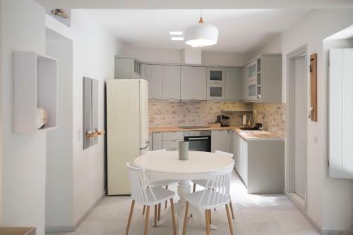 Ciel Brand New Villa With Private Pool In Isterni