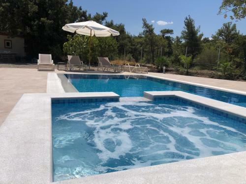 Apartamento Fiore Di Rodi - Private Pool, Jacuzzi And Barbecue