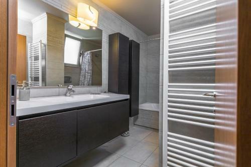 Rainbow Luxurious Villa In Ialysos