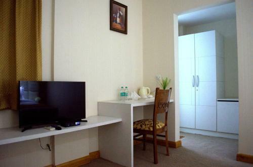 Hotel Gaba Inn Noida - Couple Friendly Local Ids Accepted