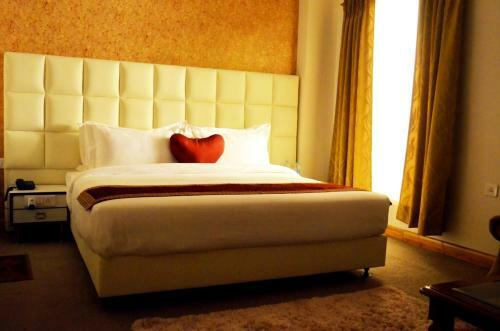 Hotel Gaba Inn Noida - Couple Friendly Local Ids Accepted