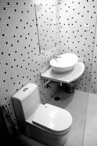 Hotel Gaba Inn Noida - Couple Friendly Local Ids Accepted