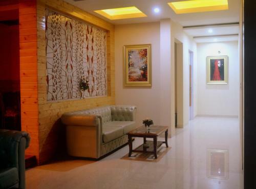 Hotel Gaba Inn Noida - Couple Friendly Local Ids Accepted