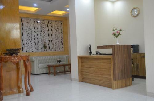 Hotel Gaba Inn Noida - Couple Friendly Local Ids Accepted