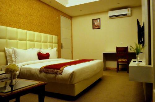 Hotel Gaba Inn Noida - Couple Friendly Local Ids Accepted