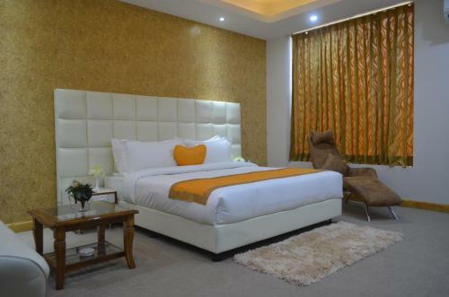 Hotel Gaba Inn Noida - Couple Friendly Local Ids Accepted