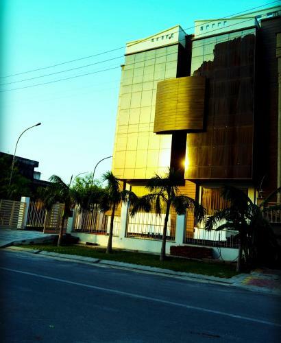 Hotel Gaba Inn Noida - Couple Friendly Local Ids Accepted
