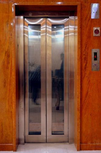 Hotel Gaba Inn Noida - Couple Friendly Local Ids Accepted