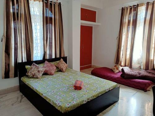 Apurba's Pensione Apartment