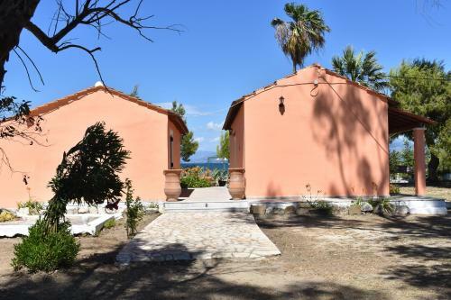 Apartamento Bouka Beachfront Bungalows