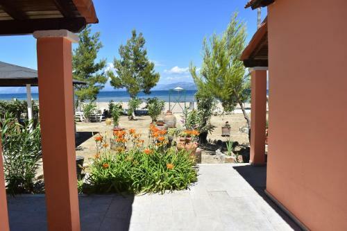 Apartamento Bouka Beachfront Bungalows