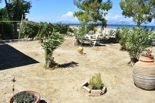 Apartamento Bouka Beachfront Bungalows