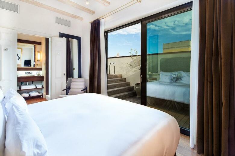 Hotel Do Pla�a Reial G.l.