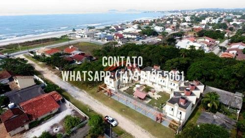 Sobrado Para Temporada 200m Da Praia Itapo� Sc
