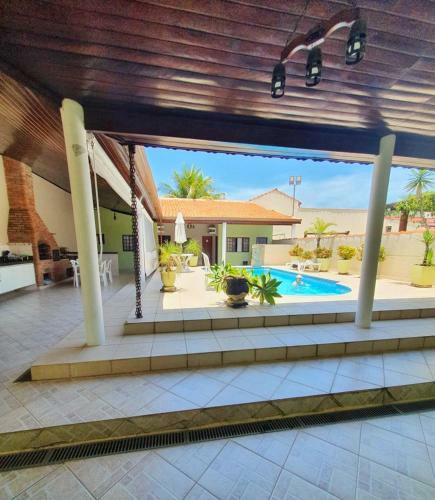 Borac�ia House
