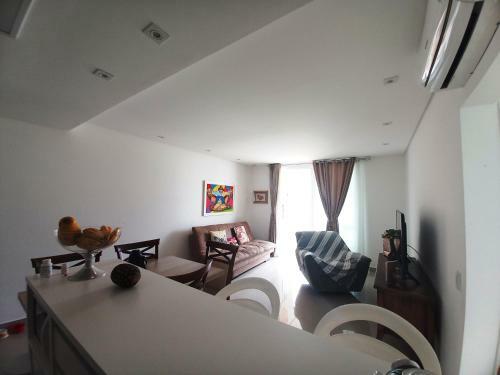 Apartamento Apto 2 Dorms, Su�te, Ar, 470m Do Mar, Praia de Palmas, Sc. Cod449