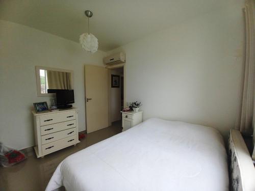 Apartamento Apto 2 Dorms, Su�te, Ar, 470m Do Mar, Praia de Palmas, Sc. Cod449