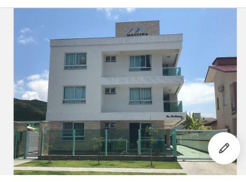 Apartamento Apto de 3 Quartos Na Praia de Palmas, Com Garagem