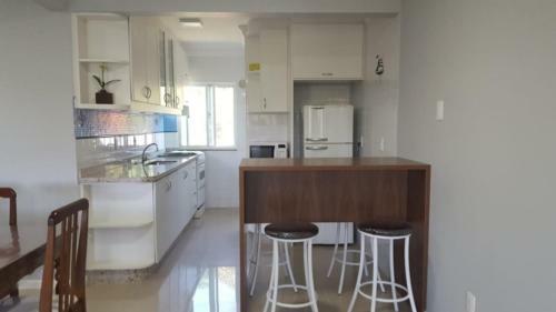 Apartamento Praia de Bombinhas Res Solar Das Brom�lias