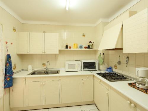 Edifici Emporda Apartment Llan��
