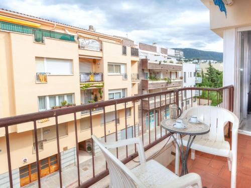 Edifici Emporda Apartment Llan��