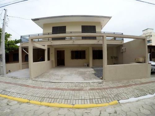 Bombinhas Bombas - Casa 6 Pax Planta Baja - Cod 303