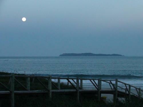 Apartamento Bombinhas Com 01 Dormit�rio A 60m Da Praia Ar Wifi