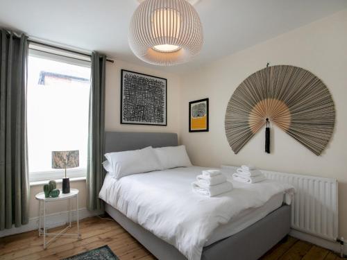 Pass The Keys Super Stylish 4 Bed Home In Central Nottingham