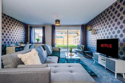 Cheerful 3 Bedroom Home With Parking In Chester