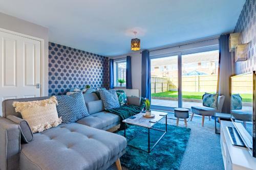 Cheerful 3 Bedroom Home With Parking In Chester