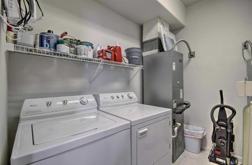 Apartamento Lakefront Ozark Condo With Views And Boat Slip!