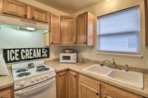 Pet-friendly West Plains Pad Less Than 1 Mi To Dtwn!