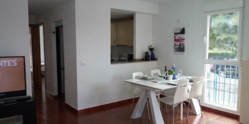 Apartamento Corinto Playa, Piscina, Wifi,2 Terrazas, Barbacoa,tranquilo