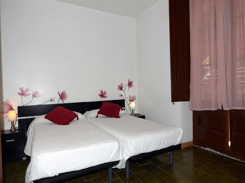 Hostal Borr�s